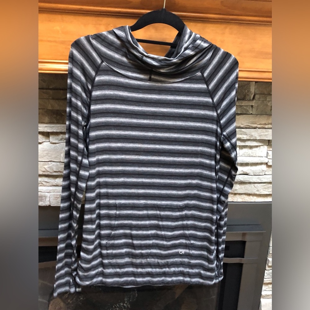 GapFit Pullover Hoodie